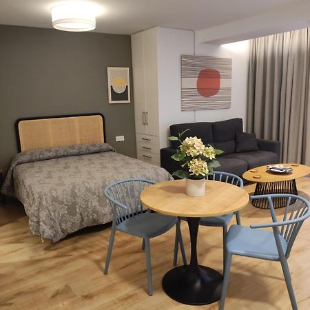Apartamentos Leonor มาลากา ภายนอก รูปภาพ