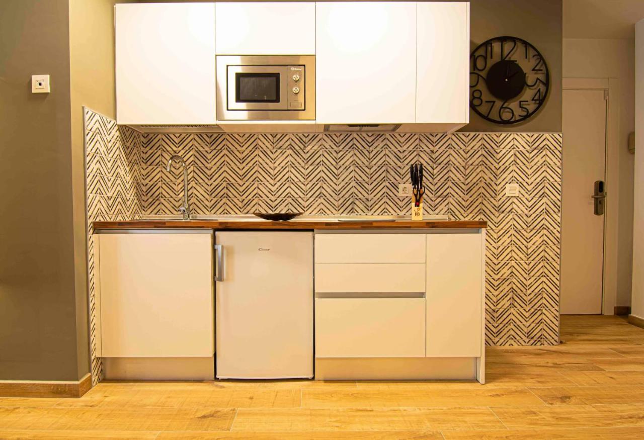 Apartamentos Leonor มาลากา ภายนอก รูปภาพ