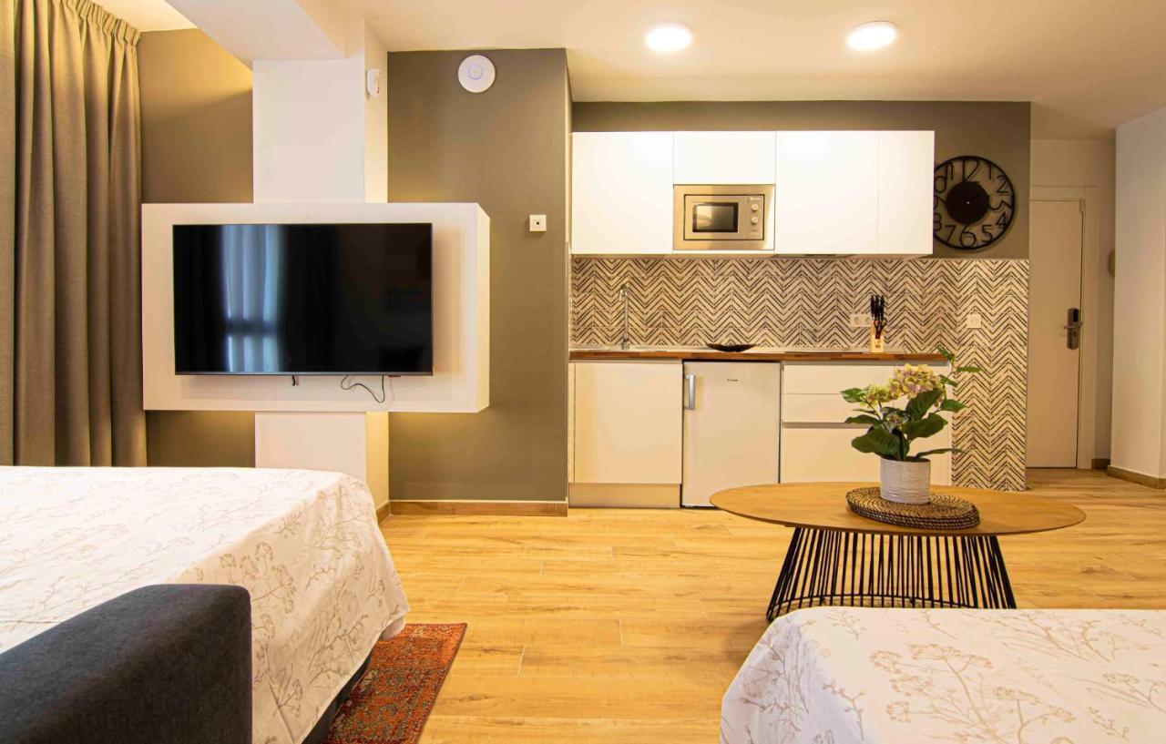 Apartamentos Leonor มาลากา ภายนอก รูปภาพ