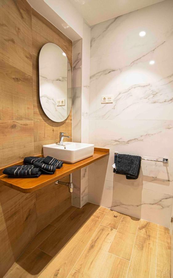 Apartamentos Leonor มาลากา ภายนอก รูปภาพ
