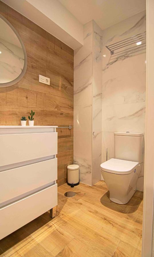 Apartamentos Leonor มาลากา ภายนอก รูปภาพ