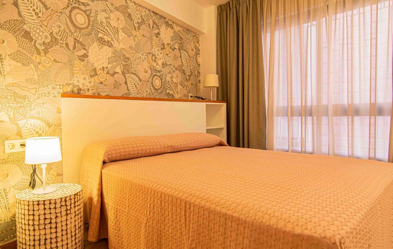 Apartamentos Leonor มาลากา ภายนอก รูปภาพ