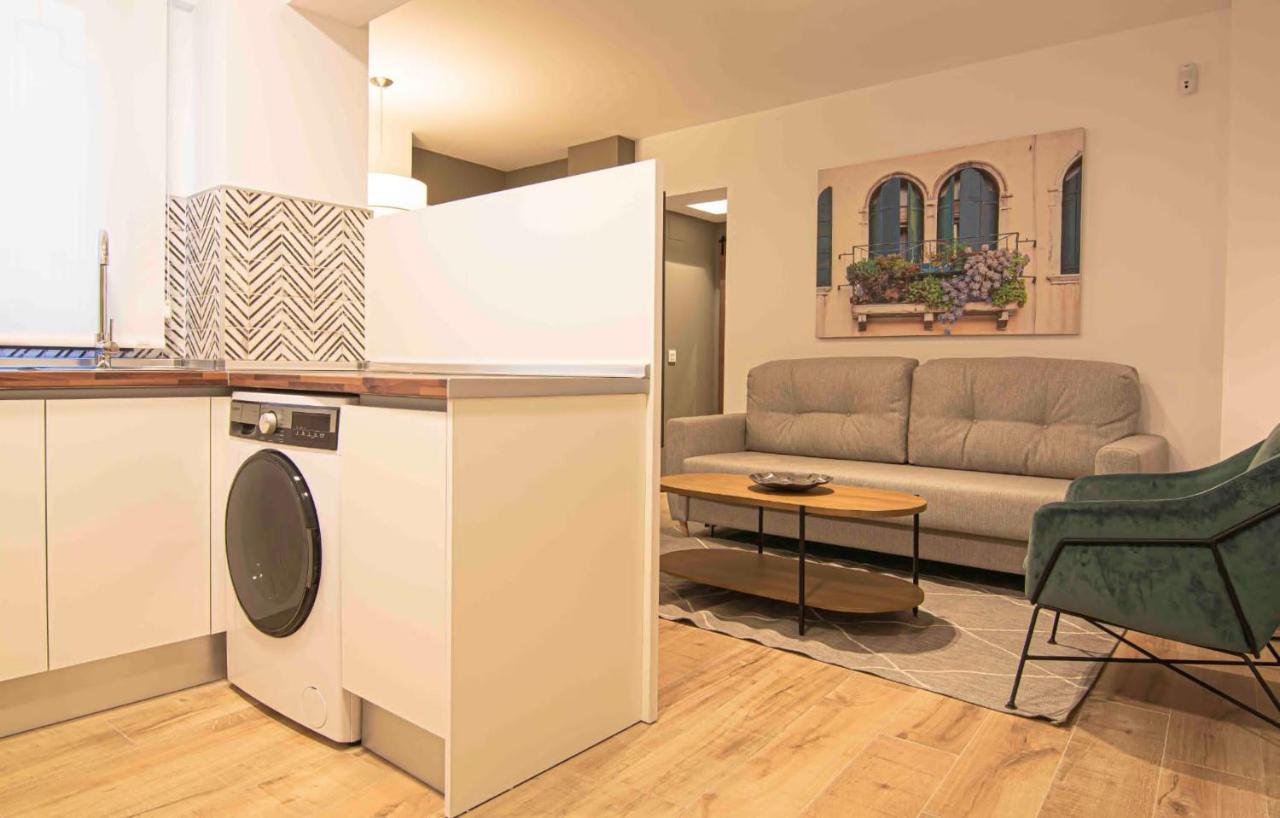 Apartamentos Leonor มาลากา ภายนอก รูปภาพ