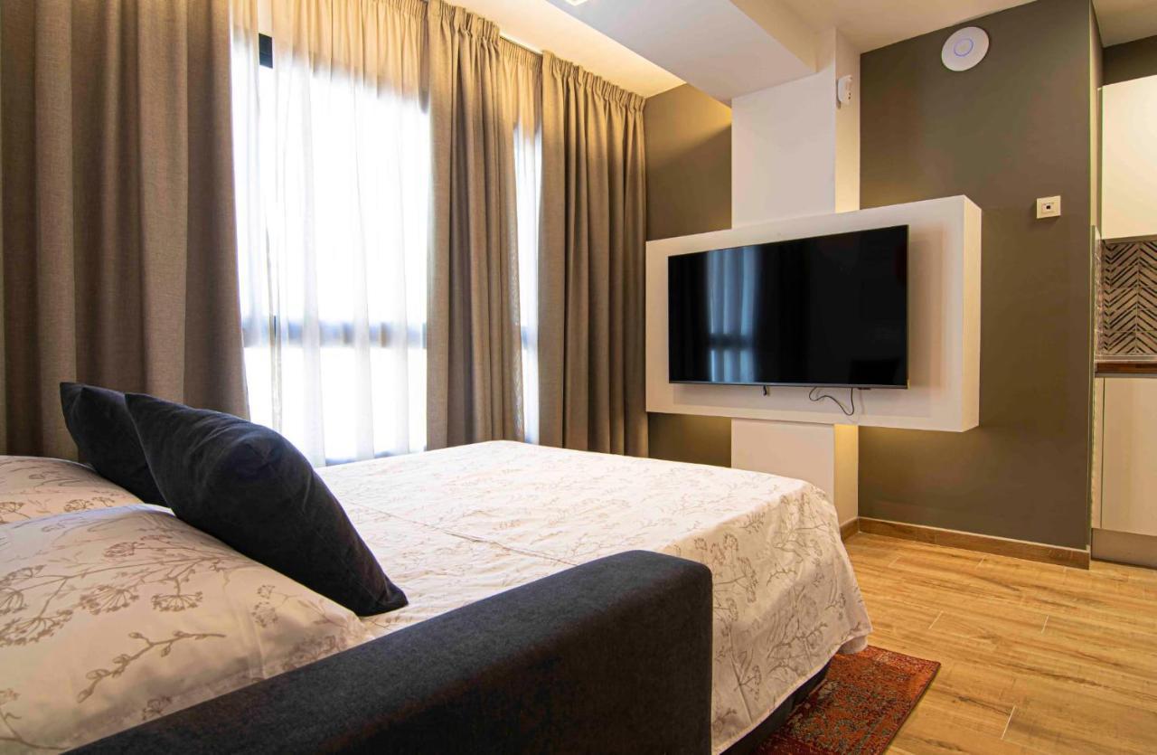Apartamentos Leonor มาลากา ภายนอก รูปภาพ