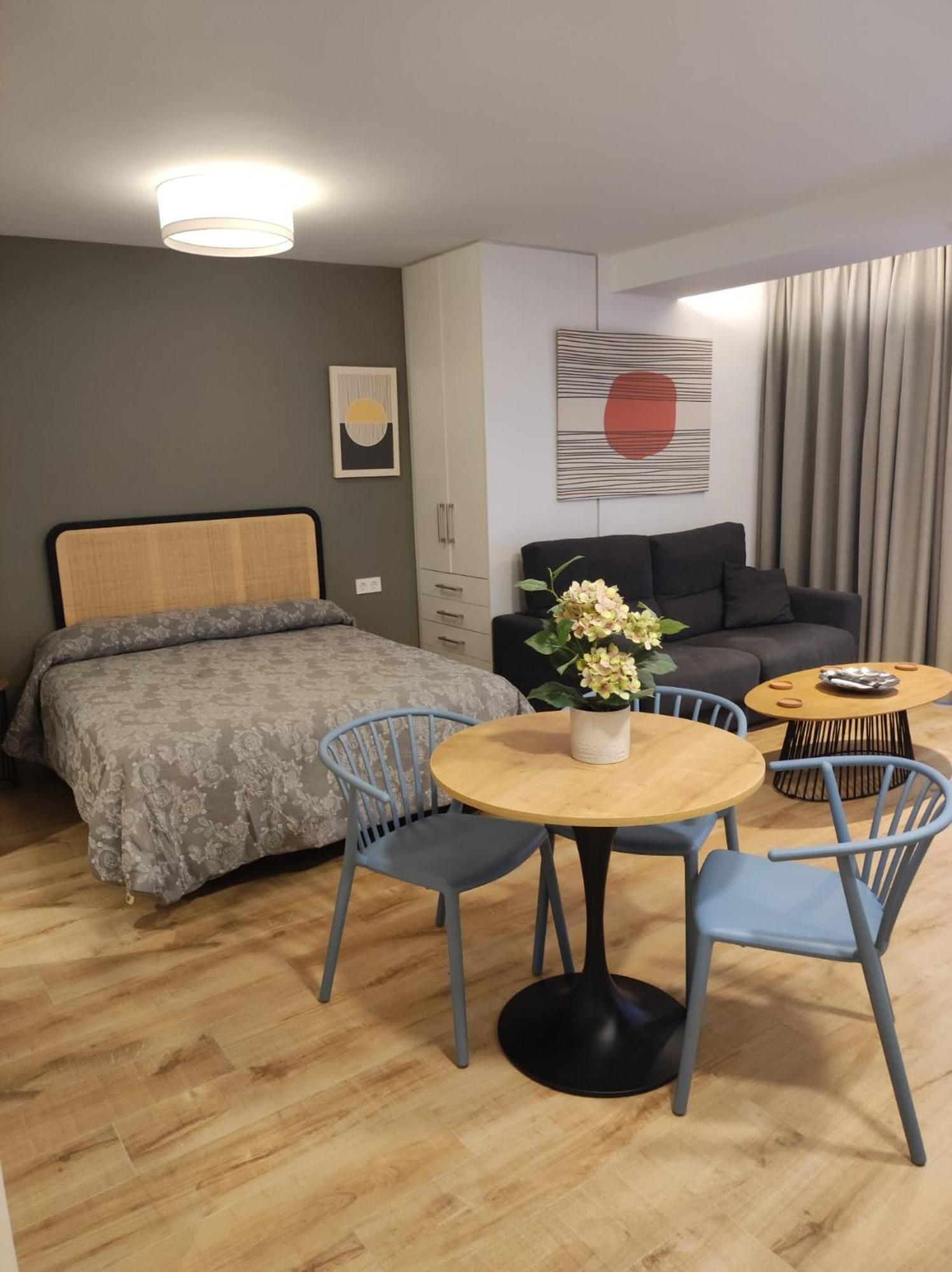 Apartamentos Leonor มาลากา ภายนอก รูปภาพ